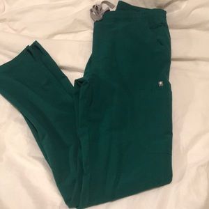 Figs scrub bottoms- Hunter Green